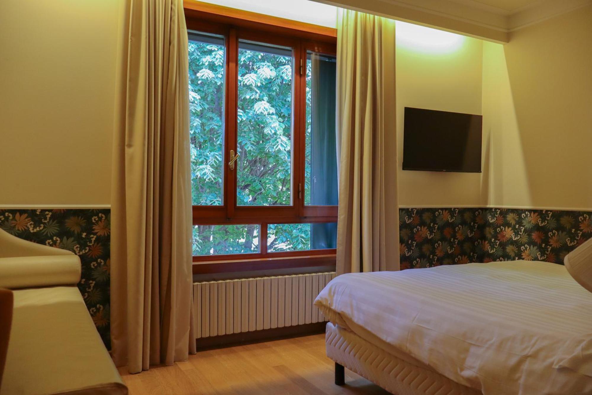 Monica Hotel Fiera برانيانا ميلانيسي المظهر الخارجي الصورة