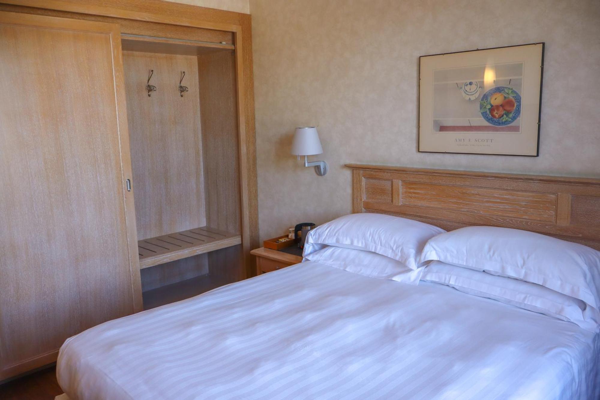 Monica Hotel Fiera برانيانا ميلانيسي المظهر الخارجي الصورة