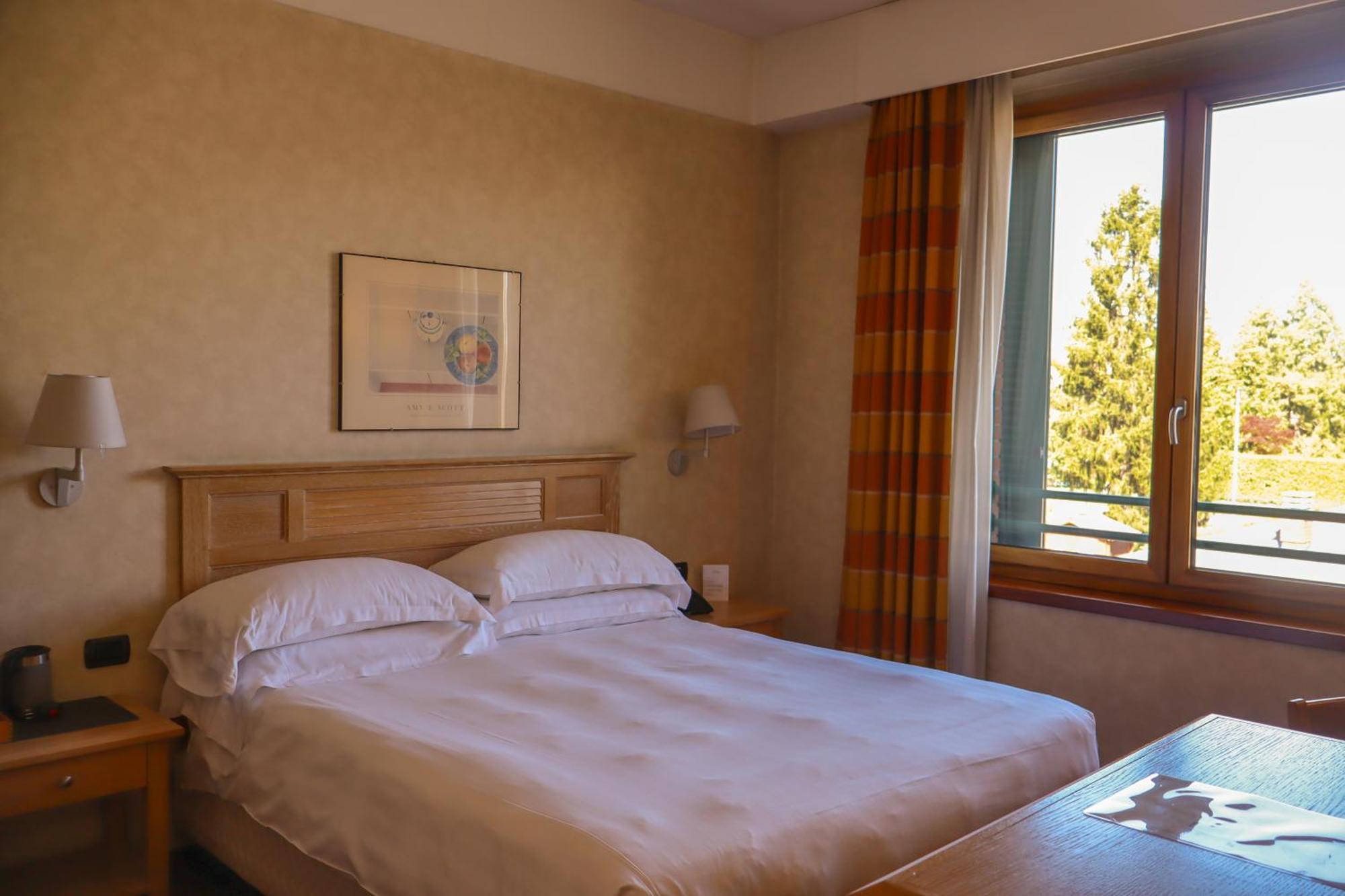 Monica Hotel Fiera برانيانا ميلانيسي المظهر الخارجي الصورة