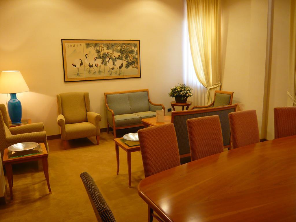Monica Hotel Fiera برانيانا ميلانيسي المظهر الخارجي الصورة