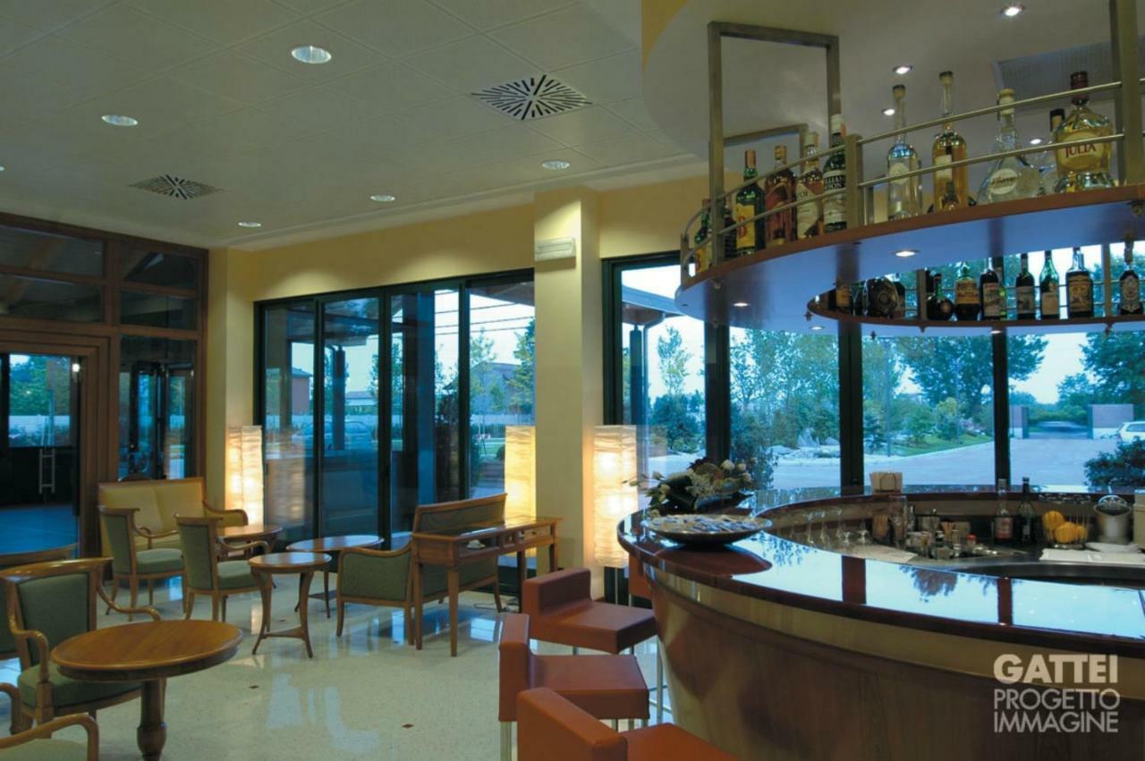 Monica Hotel Fiera برانيانا ميلانيسي المظهر الخارجي الصورة